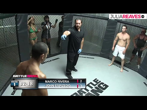 ❤️ Ultimate Fighter akimtosa msichana nambari baada ya pigano ulingoni ☑  ☑
